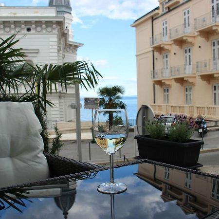 Superior Seaview Apartment Опатия Екстериор снимка